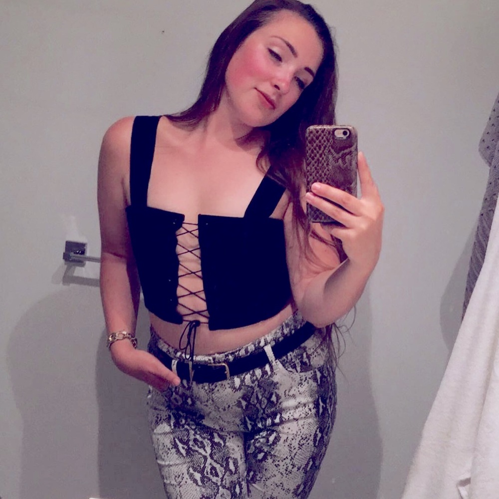 Meet your Posher, Tess